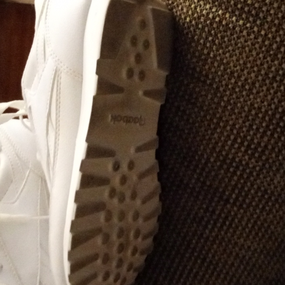 Women's Classic Reebok - Picture 3 of 3